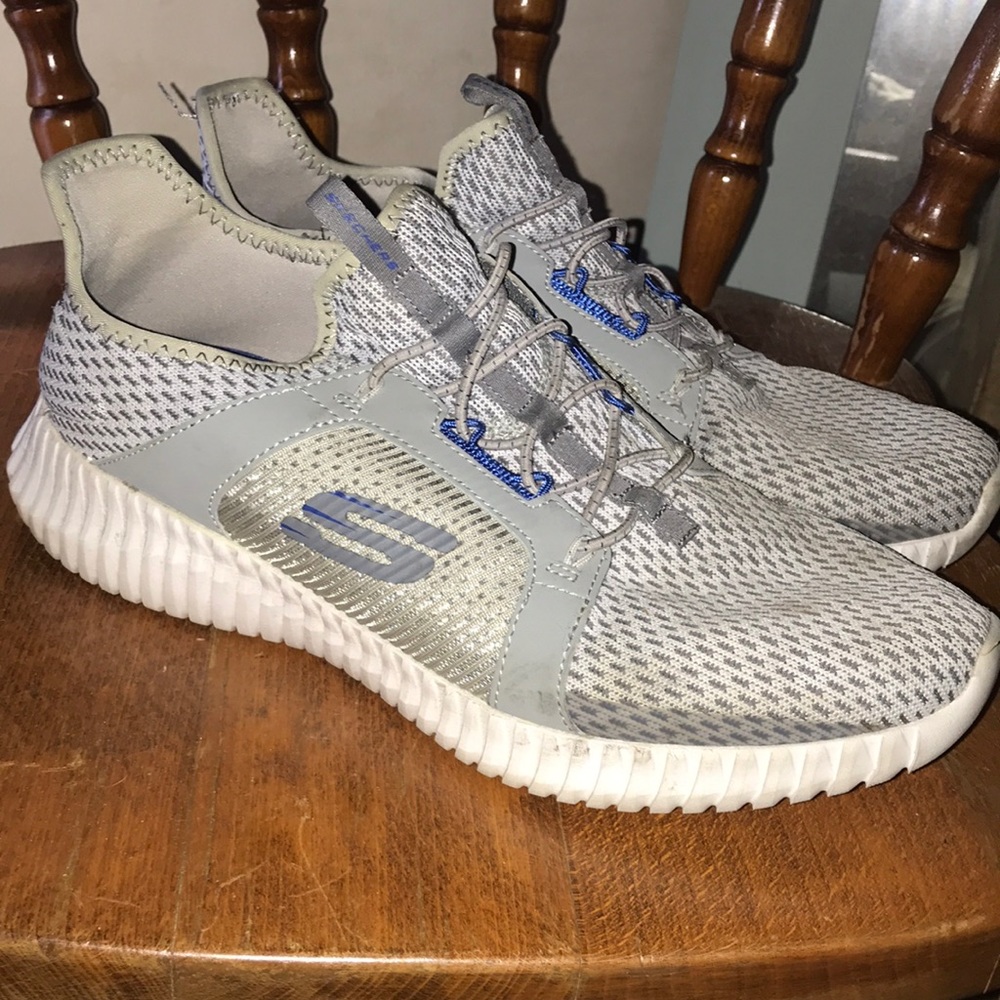 Sketchers size 8.5 but fit like a 9.5